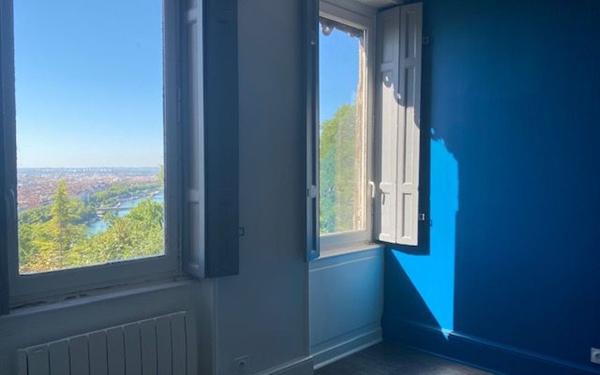 Immeuble à vendre    9 pièces • 563,93 m2 Lyon 4