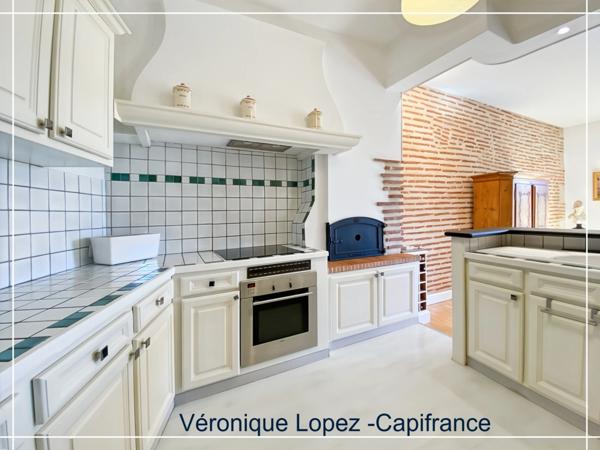 Agen hyper centre, emplacement privilégié sur le boulevard piéton et à deux pas du marché, superbe appartement traversant en duplex