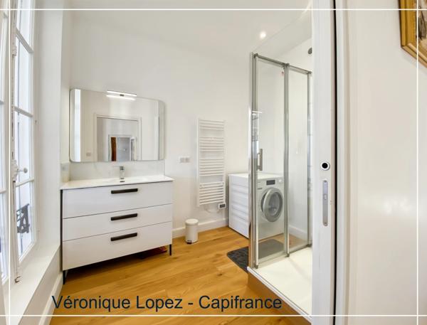 Agen hyper centre, emplacement privilégié sur le boulevard piéton et à deux pas du marché, superbe appartement traversant en duplex