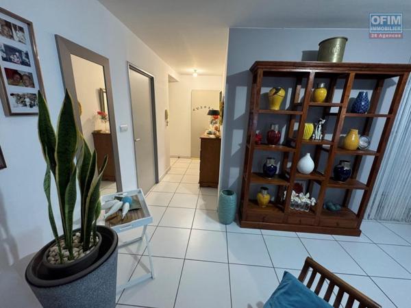 A vendre magnifique appartement trés spacieux de type F3 de 78 m² dans belle résidence de standing au Tampon