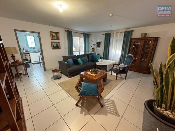 A vendre magnifique appartement trés spacieux de type F3 de 78 m² dans belle résidence de standing au Tampon