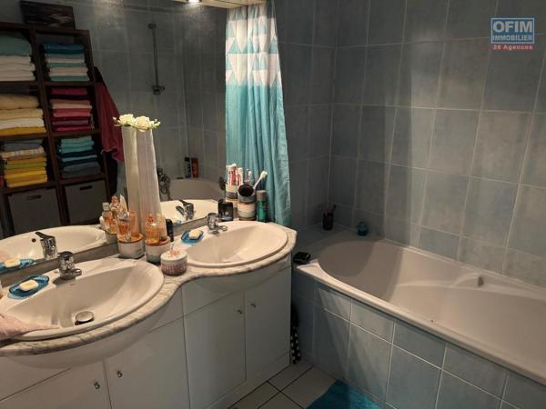 A vendre magnifique appartement trés spacieux de type F3 de 78 m² dans belle résidence de standing au Tampon