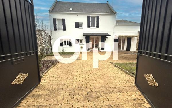 Maison à vendre    9 pièces • 300 m2 Soissons