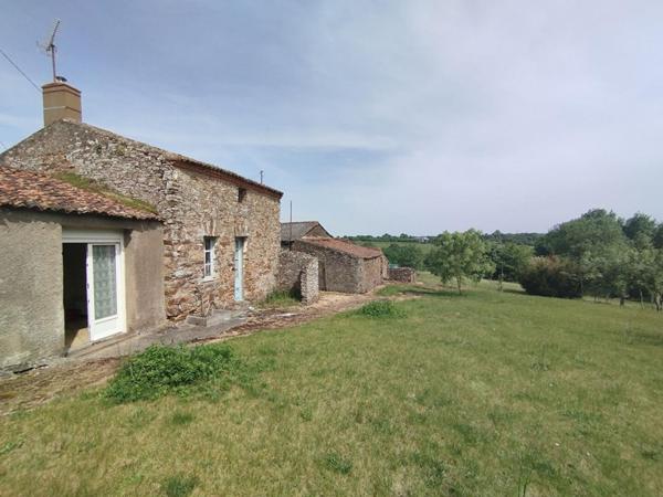 Maison en pierre à rénover sur terrain de 1 000m², Divatte sur Loire (44450)
