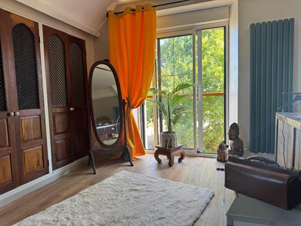 Golfe du Morbihan - Sarzeau  (56370) - Longère de caractère - 190 m2 habitables, avec 80 m2 de grenier aménageable - Piscine - Dépendances - Terrain - 1 ha : un véritable écrin de sérénité