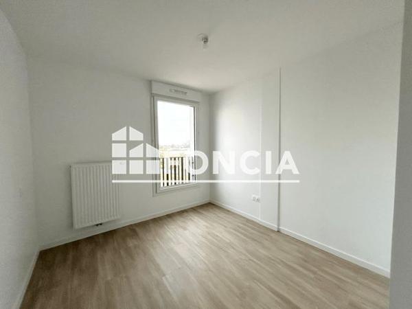 Location Appartement 3 pièces 67.32 m² - 7 RUE ANNE FRANCK Floirac 33270