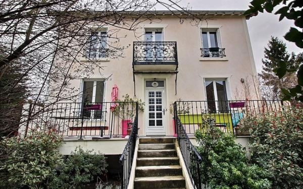 Maison à louer    5 pièces •  Le Blanc-Mesnil