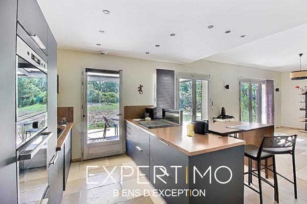 FUVEAU – Villa contemporaine | 4 chambres | Suite parentale de plain-pied | Piscine 5 x 11 m | Terrain plat 2