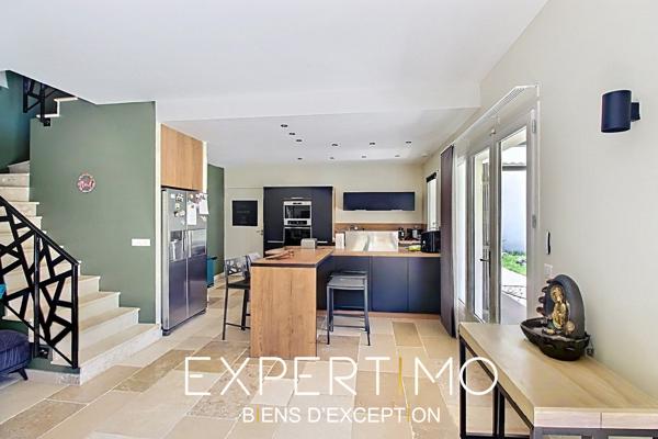 FUVEAU – Villa contemporaine | 4 chambres | Suite parentale de plain-pied | Piscine 5 x 11 m | Terrain plat 2