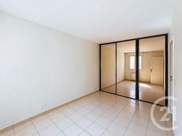 Appartement à vendre  3 pièces - 65,50 m 2   COMBS LA VILLE  - 77