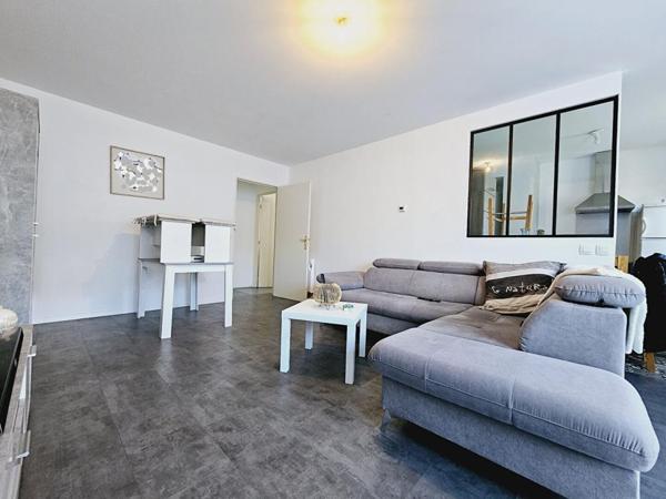 BOURGES APPARTEMENT 2 CHAMBRES JARDIN PARKING