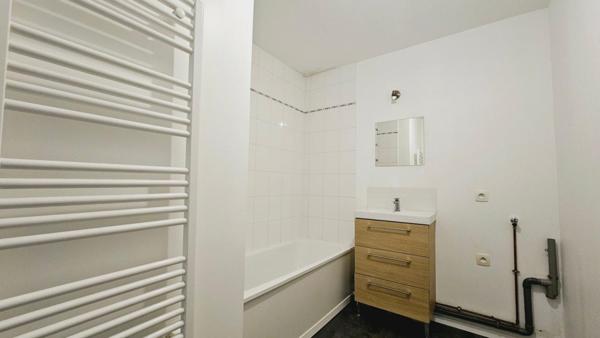 BOURGES APPARTEMENT 2 CHAMBRES JARDIN PARKING