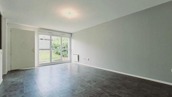 BOURGES APPARTEMENT 2 CHAMBRES JARDIN PARKING