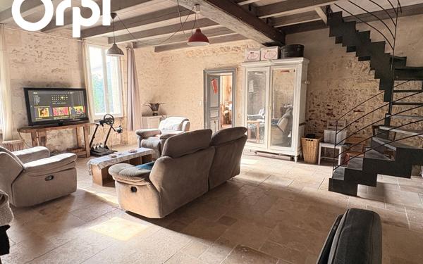 Maison à vendre    4 pièces •  Saint-Just-Luzac