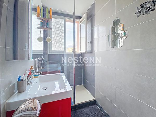 Appartement 2 pièces Dreux, idéal investissement locatif ou premier achat, résidence sécurisée avec gardien et ascenseur, avec Cave + Parking