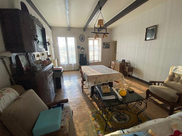 A vendre Maison en pierre sur la commune de St Michel de Plelan avec terrain constructible