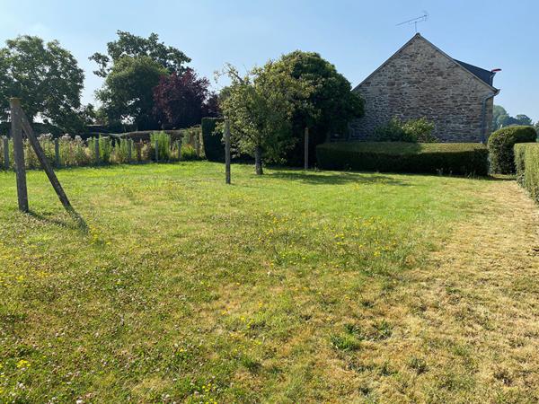 A vendre Maison en pierre sur la commune de St Michel de Plelan avec terrain constructible