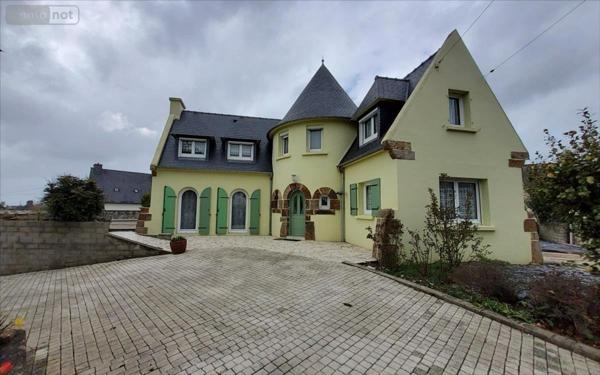 Maison individuelle à vendre à Carhaix-Plouguer dans le Finistère (29270), ref : 29066-979461