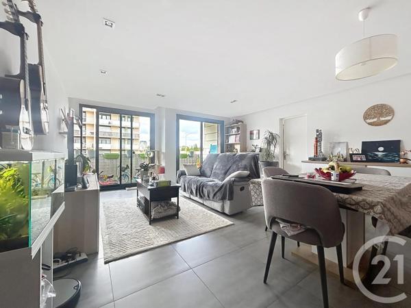 Appartement F4 à vendre  5 pièces - 83,76 m 2   MELUN  - 77