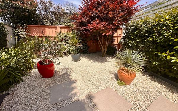 Maison à vendre    4 pièces •  Bordeaux