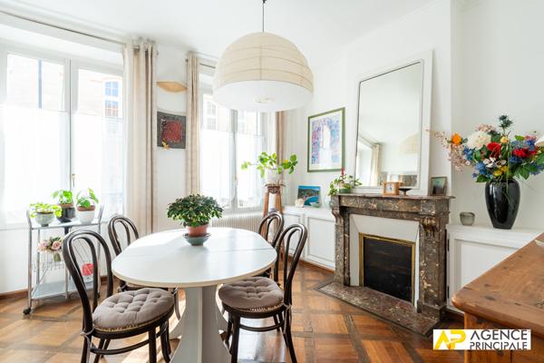 Maison de ville - 7 pièce(s) 137.59 m2 760 000 € **  - Référence  13419
