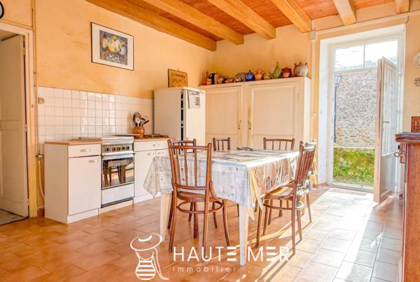 EMBRUN – Charme et caractère dans les hauteurs de Talmont-Saint-Hilaire