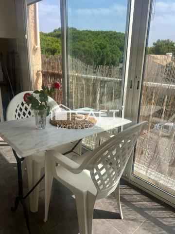 PROCHE DE LA PLAGE APPARTEMENT T2 AU 3ème et dernier étage avec ascenseur + Une place de parking privative