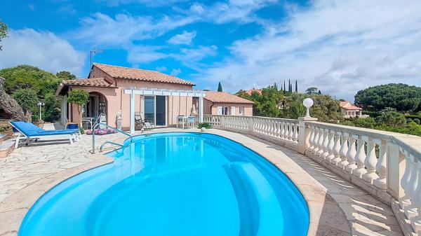 Saint-Aygulf vue mer 4 chambres piscine Garage