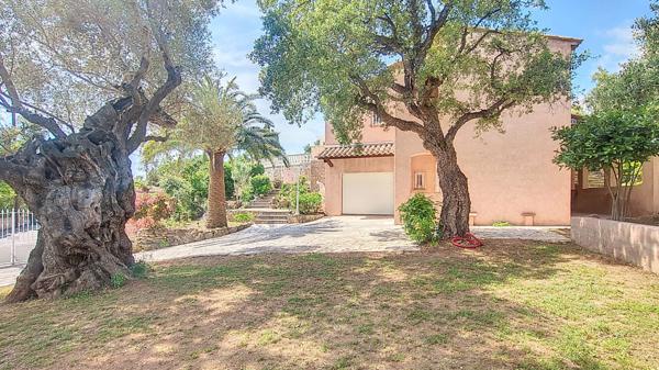 Saint-Aygulf vue mer 4 chambres piscine Garage