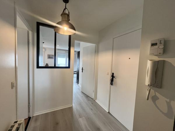 A Louer. HENNEBONT, Appartement T2 meublé de 50m² avec 2 places de Parking