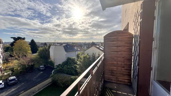 TROIS PIECES de 62m² AU LE PERREUX SUR MARNE avec deux terrasses et box
