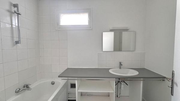 TROIS PIECES de 62m² AU LE PERREUX SUR MARNE avec deux terrasses et box