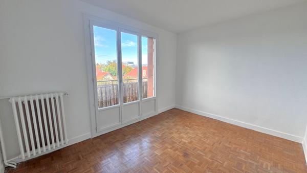 TROIS PIECES de 62m² AU LE PERREUX SUR MARNE avec deux terrasses et box