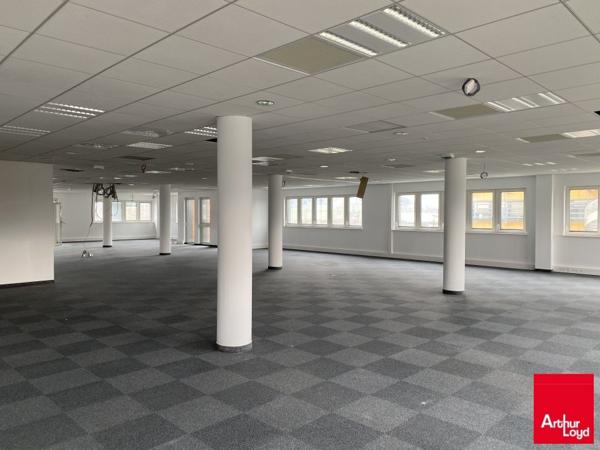 Bureau à louer à Alixan proche gare TGV avec parking privatif et fibre