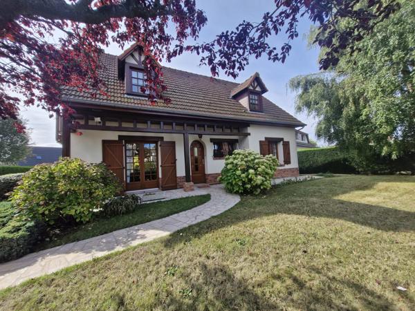 Maison
         5 pièces
        - 128 m² Exclusivité 316 000 € *