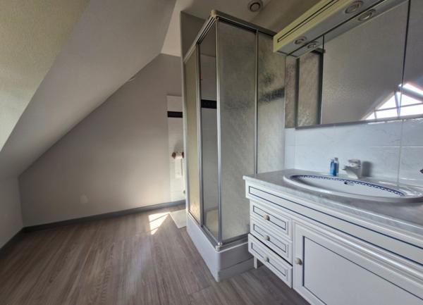 Maison
         5 pièces
        - 128 m² Exclusivité 316 000 € *