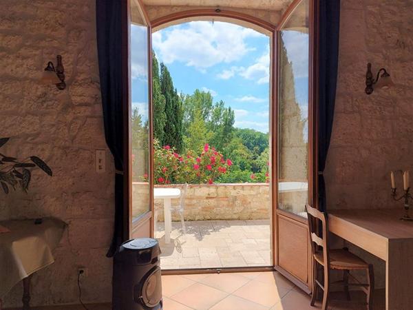 AGEN Nord : Demeure du 18ème  920 m² avec Dépendances - Grange - Ecurie- Piscine- Parc et terres 8 ha