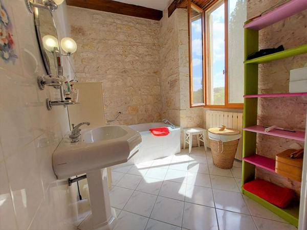 AGEN Nord : Demeure du 18ème  920 m² avec Dépendances - Grange - Ecurie- Piscine- Parc et terres 8 ha