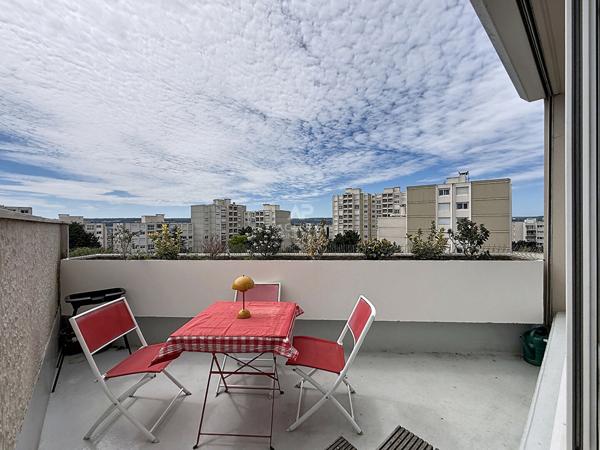 Appartement 2 pièces Chatou Europe. 360 000 € **  - Référence  162106