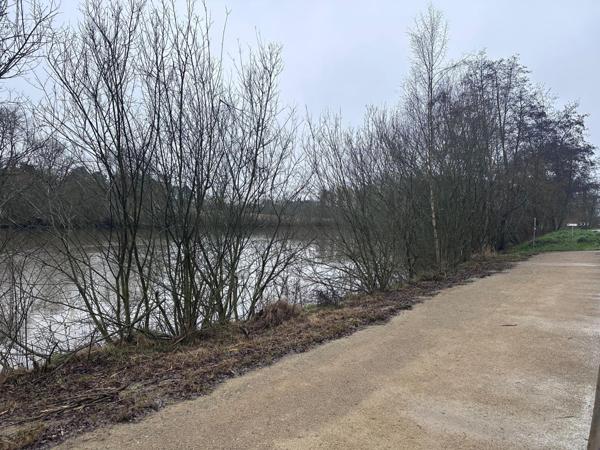 Terrain de loisir le long des halages