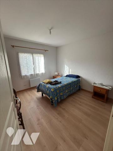 LARMOR- PLAGE, Maison de plain -pied ,  82 m² Hab   - 2 chs (grenier aménageable)  , jardin