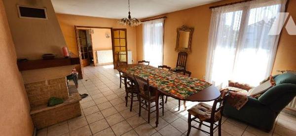 Maison à vendre à Louhans Châteaurenaud (71500) en Saône-et-Loire (71)

Située à Louhans Chât...