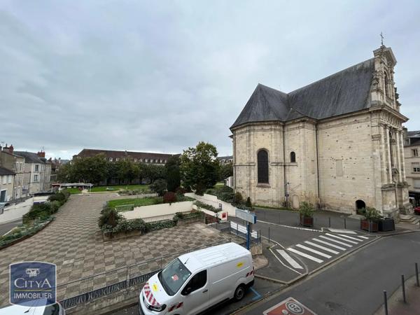 Appartement à louer 2 pièces 60.86m² Nevers (58000)