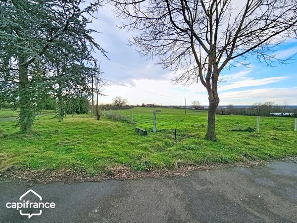 Authentique corps de ferme avec terres et nombreuses dépendances + de 40 hectares –ARGENTONNAY