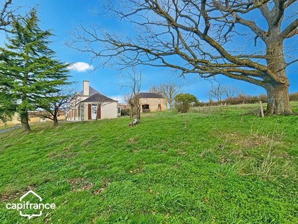 Authentique corps de ferme avec terres et nombreuses dépendances + de 40 hectares –ARGENTONNAY