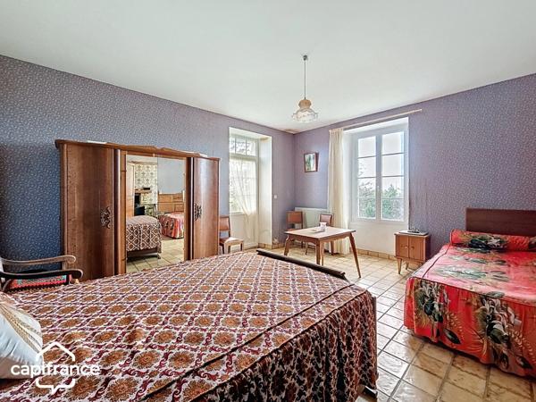 Authentique corps de ferme avec terres et nombreuses dépendances + de 40 hectares –ARGENTONNAY