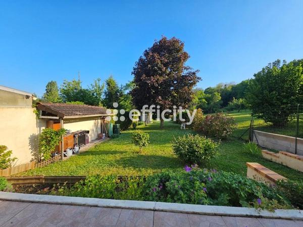 Maison
         5 pièces
        - 90 m²