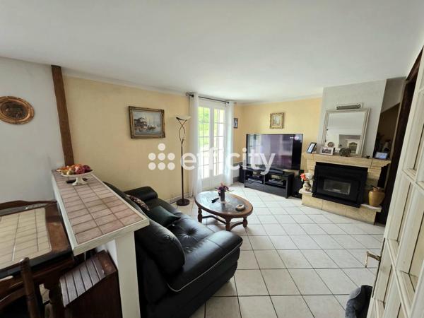 Maison
         5 pièces
        - 90 m²
