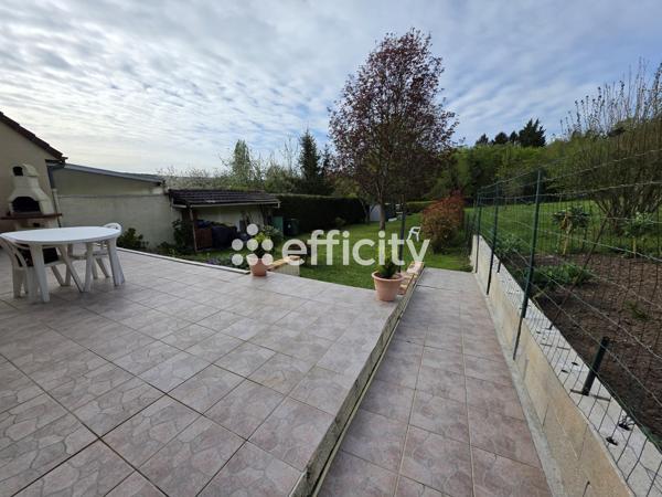 Maison
         5 pièces
        - 90 m²