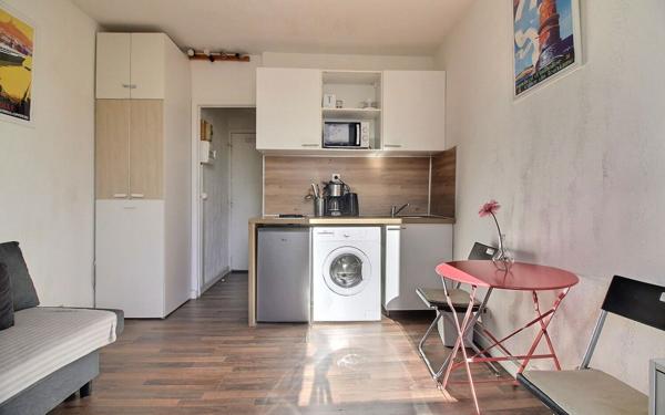 Appartement à vendre    1 pièce • 15 m2 Marseille 1